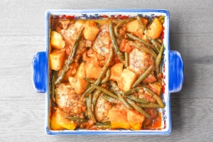 Chicken Thighs with Green Beans and Potatoes in Tomato Sauce: Budget-friendly chicken thighs make for a delicious dinner packed with flavour in this Middle Eastern inspired dish | aheadofthyme.com