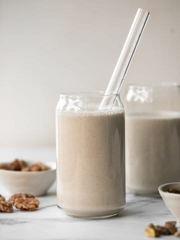 Majoon banana and date smoothie is a delicious and healthy all-natural energy drink with bananas, dates and nuts. The perfect breakfast or snack. | aheadofthyme.com