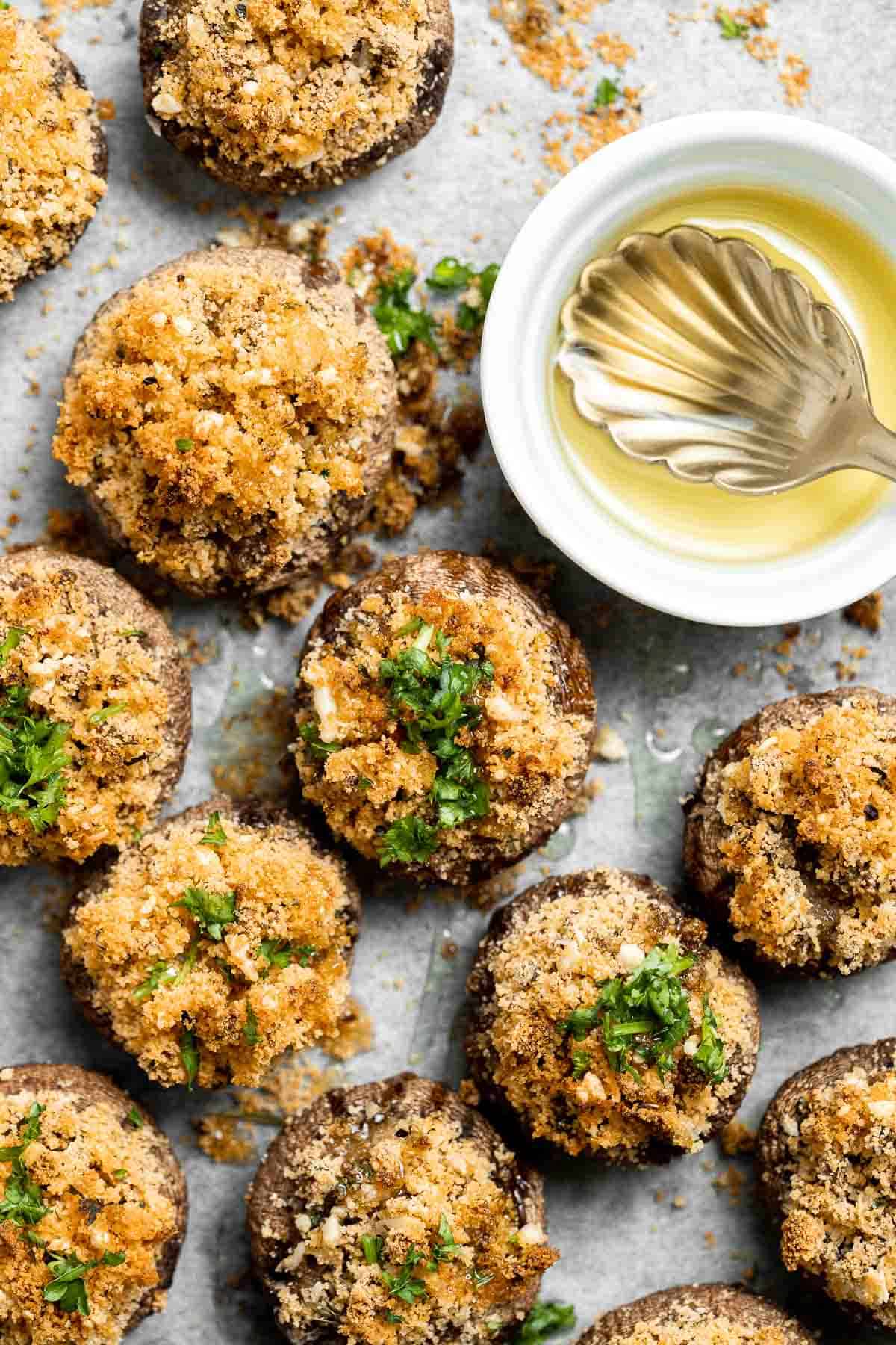 Vegetarian stuffed mushrooms are a delicious, flavorful, healthy, and nutritious appetizer. Plus, quick and easy to make in under 30 minutes including prep! | aheadofthyme.com