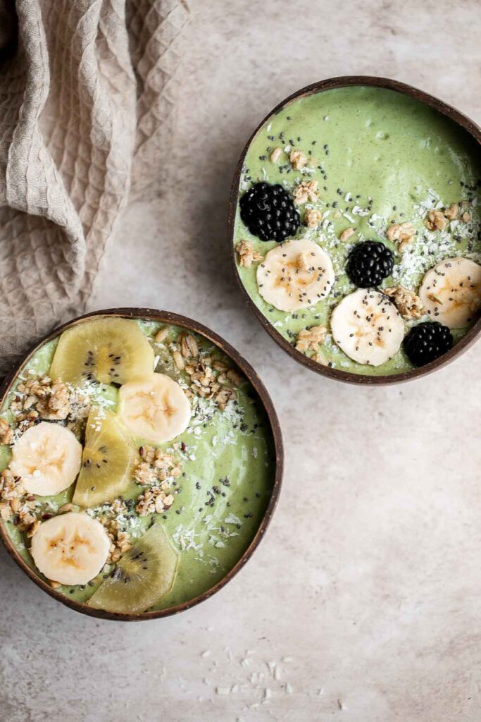 This green smoothie bowl is healthy, delicious, and nutritious. It's quick and easy to make in just minutes, for a quick energy boost to start the day. | aheadofthyme.com