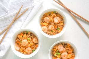 Chinese Fried Rice with Shrimp: Make your own Chinese fried rice with shrimp in 25 minutes, from prep to dinner table, and watch how quickly you will never order take-out again! | aheadofthyme.com