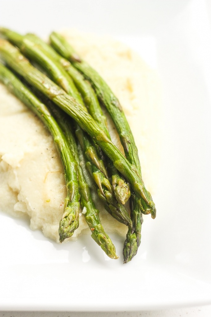 Quick and Easy Sautéed Asparagus: Keep dinner healthy, yet full of flavour with a side of quick and easy sautéed asparagus: the perfect companion to your main dish | aheadofthyme.com