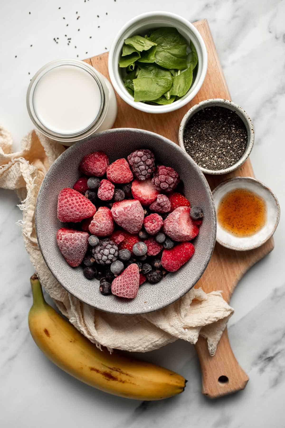 This Berry Smoothie Bowl is the best way to start the day. It’s quick and easy to make, healthy, and packed with nutrients. Customize it with toppings! | aheadofthyme.com