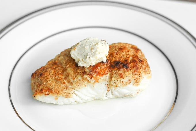 Almond-Crusted Halibut with Lemon Garlic Butter: You won't believe how easy it is to make fresh, flavourful and delicious almond-crusted halibut with lemon garlic butter this season | aheadofthyme.com