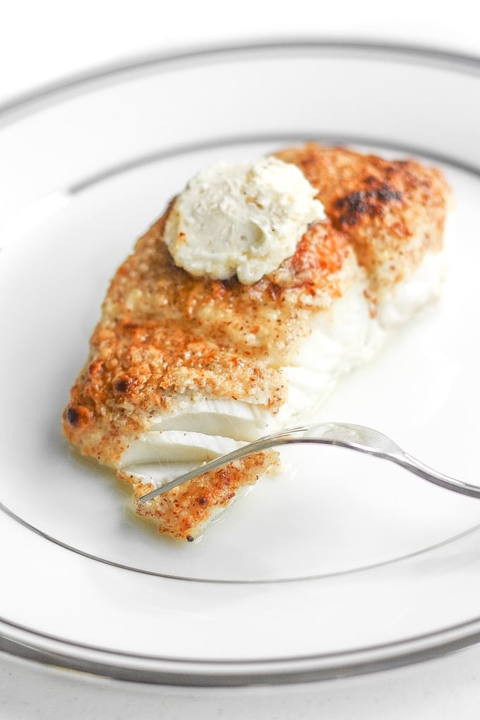 Almond-Crusted Halibut with Lemon Garlic Butter: You won't believe how easy it is to make fresh, flavourful and delicious almond-crusted halibut with lemon garlic butter this season | aheadofthyme.com