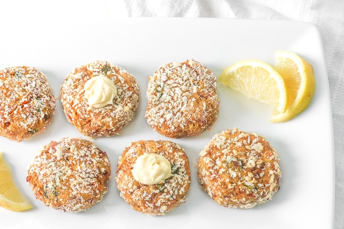 Baked Tuna “Crab” Cakes: Craving crab cakes? Make baked tuna “crab” cakes instead for a quick, easy, and cheaper meal option that tastes just as good! | aheadofthyme.com