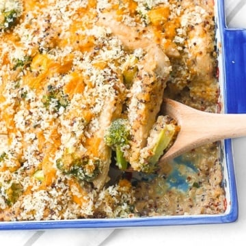 Creamy Chicken, Broccoli and Quinoa Casserole: Nothing says comfort food better than a creamy chicken, broccoli and quinoa casserole made with fresh and healthy ingredients. | aheadofthyme.com