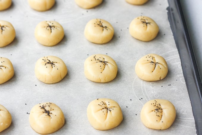 Persian Rice Cookies with Poppy Seeds (Nan-e Berenji) are irresistible, melt-in-your-mouth cookies made of rice flour, fragrant rose water and poppy seeds. | aheadofthyme.com