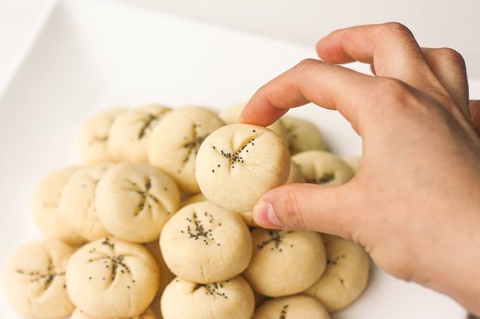 Persian Rice Cookies with Poppy Seeds (Nan-e Berenji) are irresistible, melt-in-your-mouth cookies made of rice flour, fragrant rose water and poppy seeds. | aheadofthyme.com