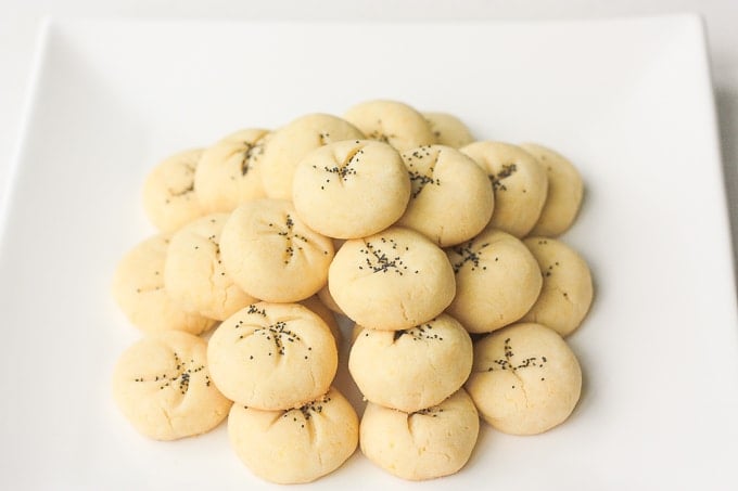 Persian Rice Cookies with Poppy Seeds (Nan-e Berenji) are irresistible, melt-in-your-mouth cookies made of rice flour, fragrant rose water and poppy seeds. | aheadofthyme.com