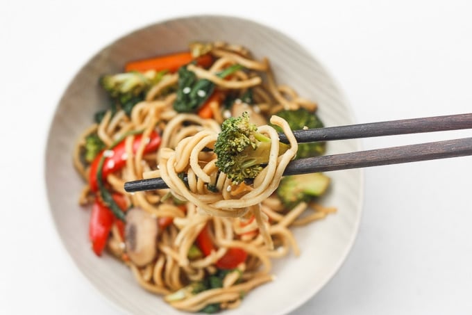 Say goodbye to take-out and make easy 15-minute lo mein at home using fresh and healthy ingredients!