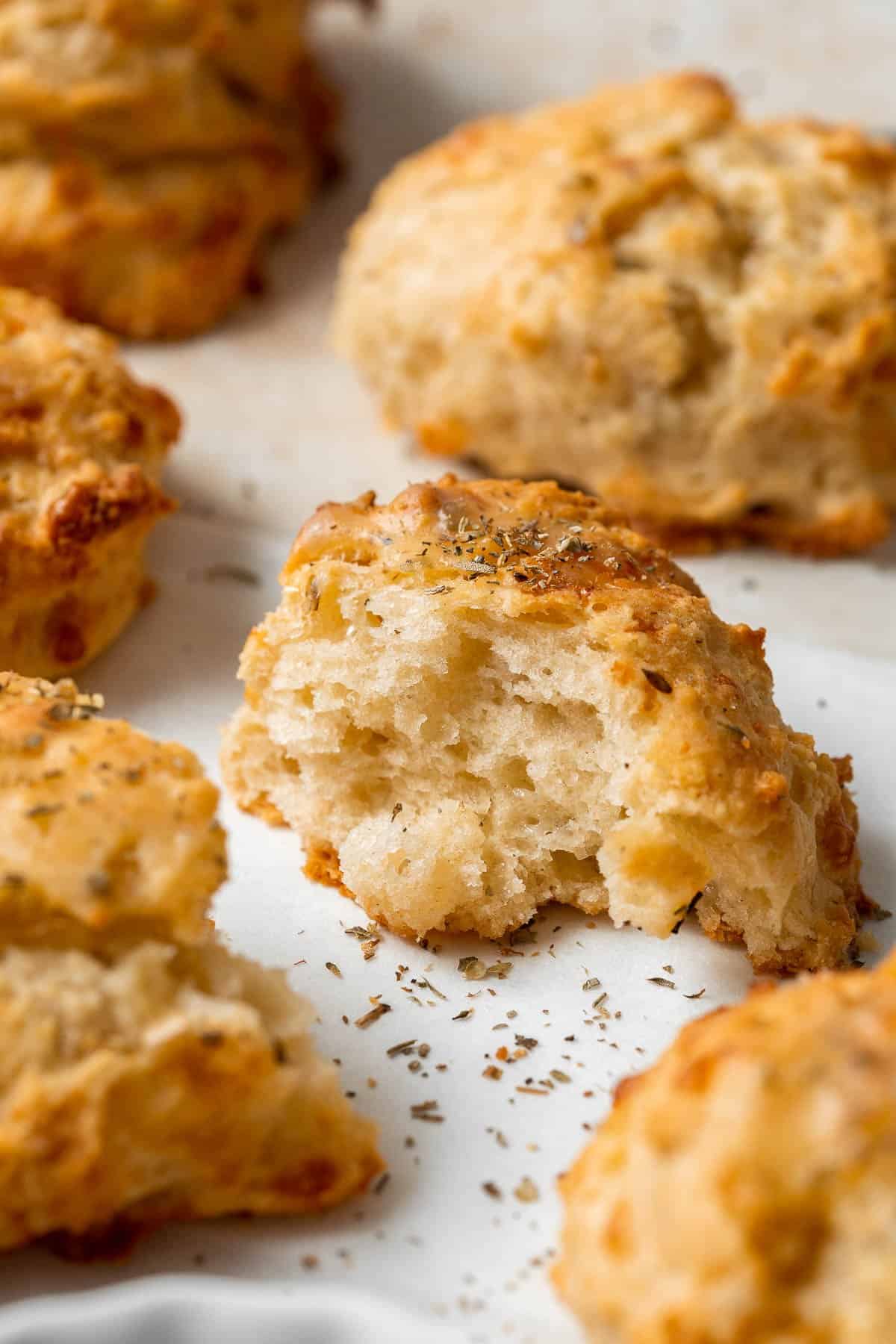Flaky Garlic Cheddar Biscuits are a simple but delicious and flavorful no yeast bread that is ready for the oven with less than 15 minutes prep. | aheadofthyme.com