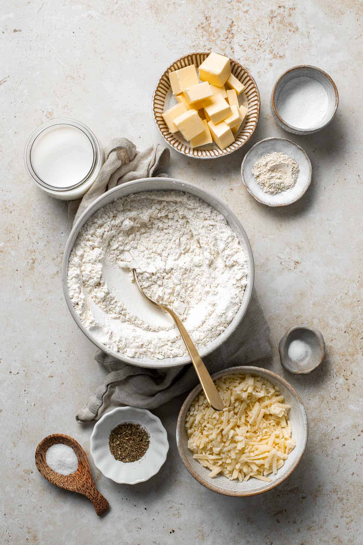 Flaky Garlic Cheddar Biscuits are a simple but delicious and flavorful no yeast bread that is ready for the oven with less than 15 minutes prep. | aheadofthyme.com