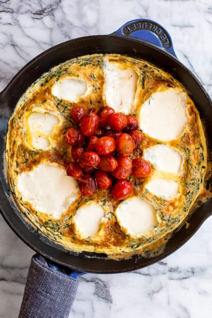 This 15-minute caprese frittata is the recipe you’ve been waiting for! A go-to breakfast for entertaining or an easy dinner for busy weeknights. | aheadofthyme.com