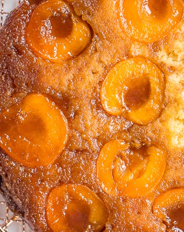 Apricots are finally here and it’s time to rejoice with a sweet, juicy, upside-down caramel apricot tart laced with flakey sea salt — it’s heaven! | aheadofthyme.com