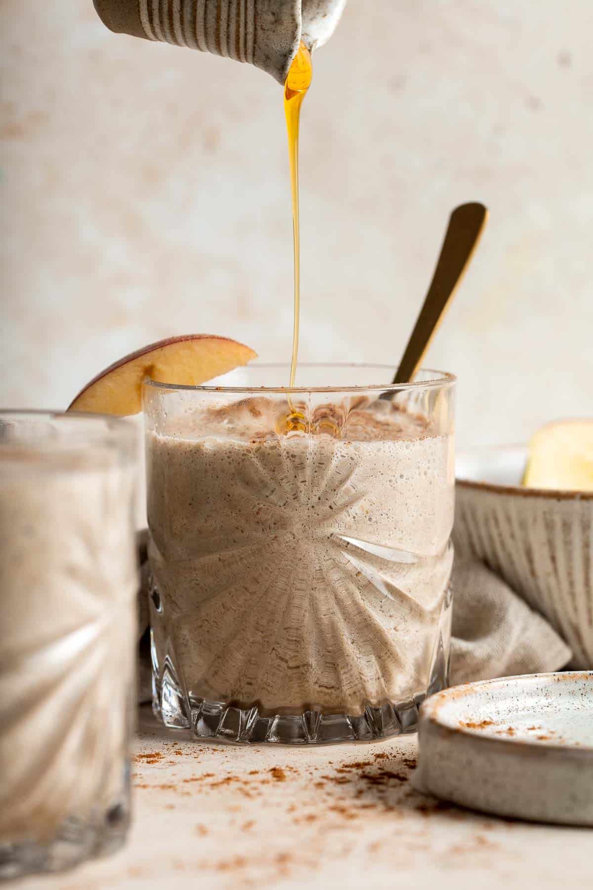 Healthy Apple Pie Fall Smoothie is quick and easy to make in minutes, delicious and nutritious, and tastes like apple pie — without the calories. | aheadofthyme.com