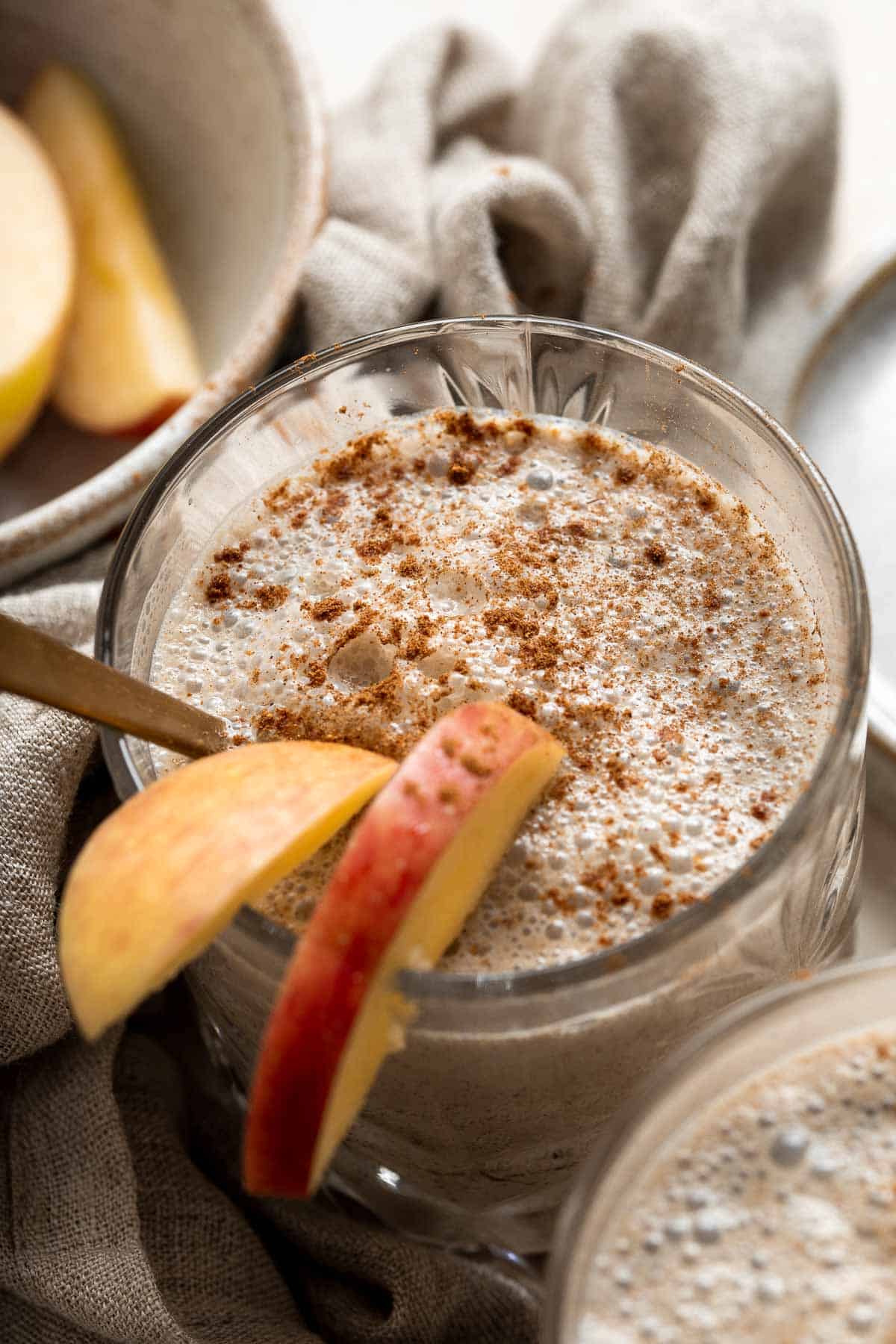 Healthy Apple Pie Fall Smoothie is quick and easy to make in minutes, delicious and nutritious, and tastes like apple pie — without the calories. | aheadofthyme.com