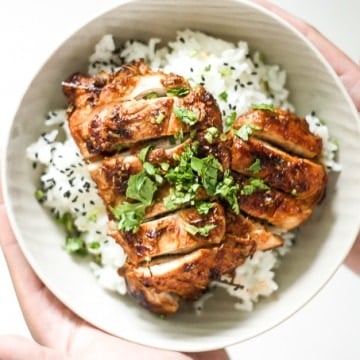 Aromatic Asian pan-fried lemongrass chicken is healthy, gluten-free, and takes less than 25 minutes to prep and cook! Now that's what I call the perfect weeknight meal. | aheadofthyme.com