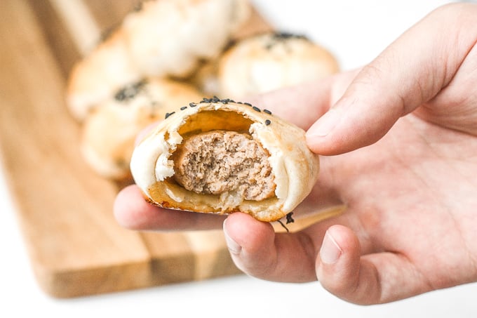 Mini meat pies with soy sauce are flakey puff pastries stuffed with delicious and juicy meat inside marinated with Asian flavours. | aheadofthyme.com