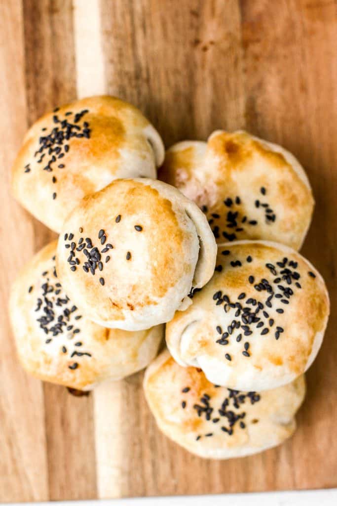 Mini meat pies with soy sauce are flakey puff pastries stuffed with delicious and juicy meat inside marinated with Asian flavours. | aheadofthyme.com