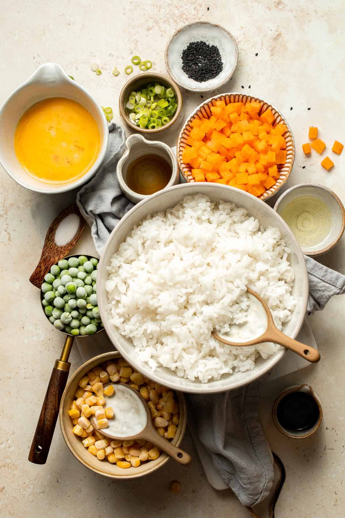 Say goodbye to takeout and make flavourful, Chinese restaurant-style vegetarian fried rice at home in 10 minutes, with fully customizable ingredients. | aheadofthyme.com