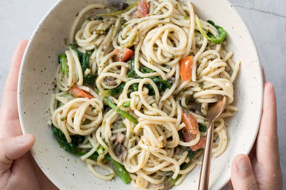 Spaghetti Alfredo with Spinach and Mushrooms Ahead of Thyme