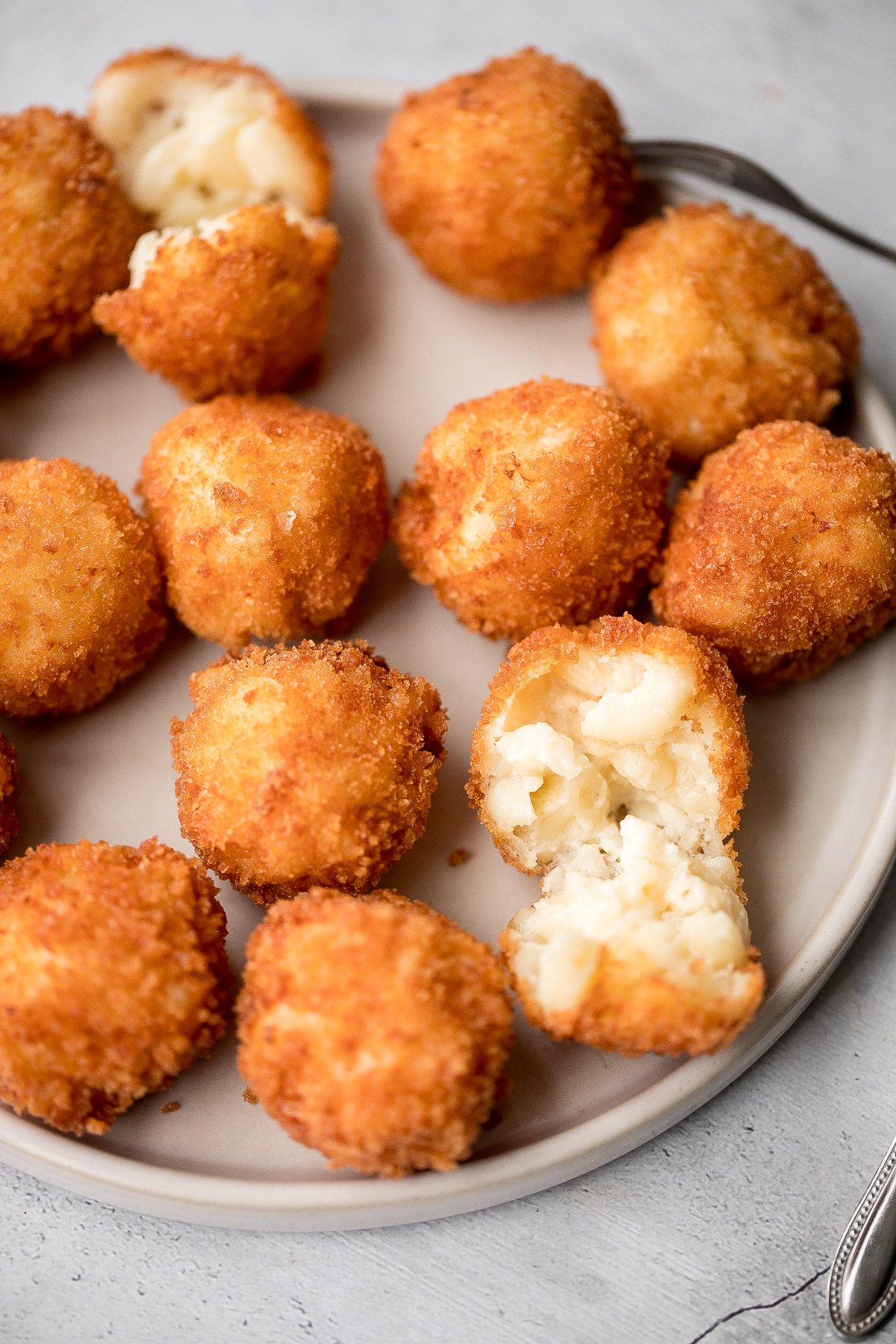 Fried Mac and Cheese Balls 