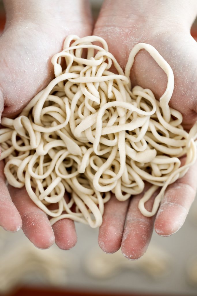 Hand-pulled noodles (la mian 拉面) are springy, chewy and delicious traditional homemade noodles that are rolled and stretched into long strips. | aheadofthyme.com