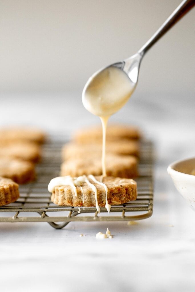 Carrot cake shortbread cookies are sweet and buttery, packed with carrots and walnuts, and spiced like your favourite carrot cake. A total treat. | aheadofthyme.com