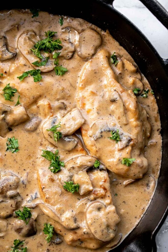 Chicken marsala in creamy mushroom sauce is a quick and easy 30-minute chicken dinner that is pure comfort food goals. A total crowd favourite. | aheadofthyme.com