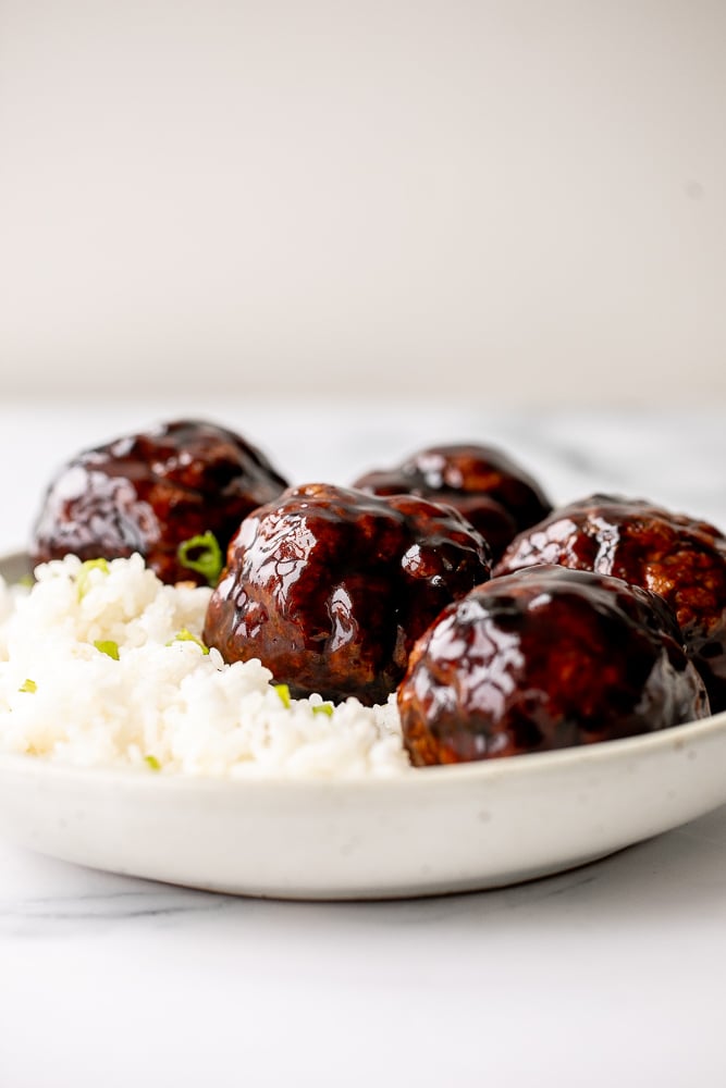 Lion's Head Chinese Meatballs are tender and juicy homemade pork meatballs packed with Asian seasonings and tossed in a sweet and sticky sauce. | aheadofthyme.com