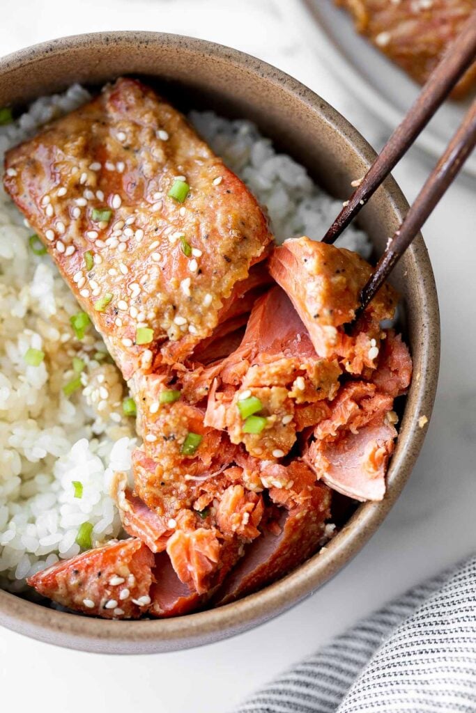 Baked miso salmon brings traditional Japanese flavours to the forefront, with a healthy and delicious meal that’s easy to make on busy weeknights. | aheadofthyme.com