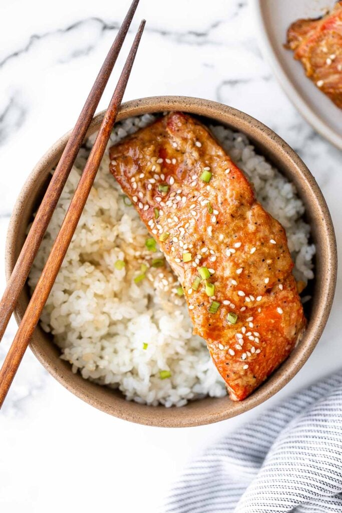 Baked miso salmon brings traditional Japanese flavours to the forefront, with a healthy and delicious meal that’s easy to make on busy weeknights. | aheadofthyme.com