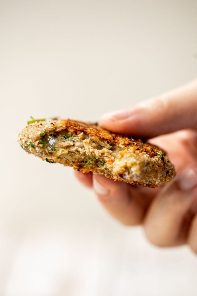 Mexican tuna cakes, or tortitas de atun, are quick, easy, and delicious. Made with canned tuna, these tuna patties come together in about 20 minutes. | aheadofthyme.com