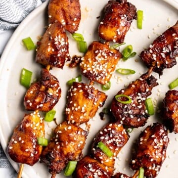 Juicy and tender Korean chicken skewers are packed with bold flavors bringing sweet, savory, and spicy your dinner table. The best summer weeknight dinner. | aheadofthyme.com