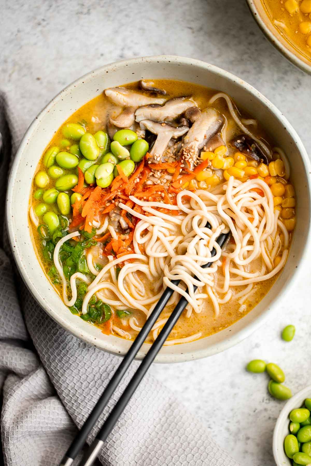 Banquet Shah spole Creamy Vegan Ramen - Ahead of Thyme