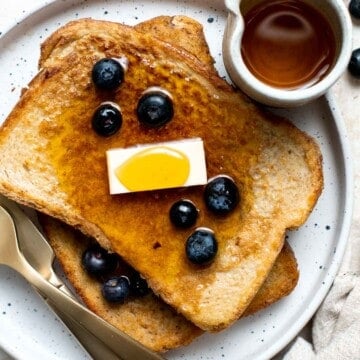 This Classic French Toast is light and fluffy, crisp and browned on the edges, and so delicious. The best part? Breakfast is ready in under 15 minutes. | aheadofthyme.com