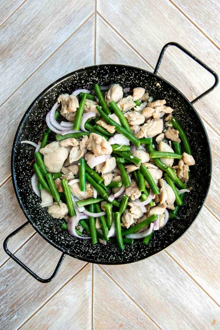 Chicken Paella (Paella Valenciana) Ahead of Thyme