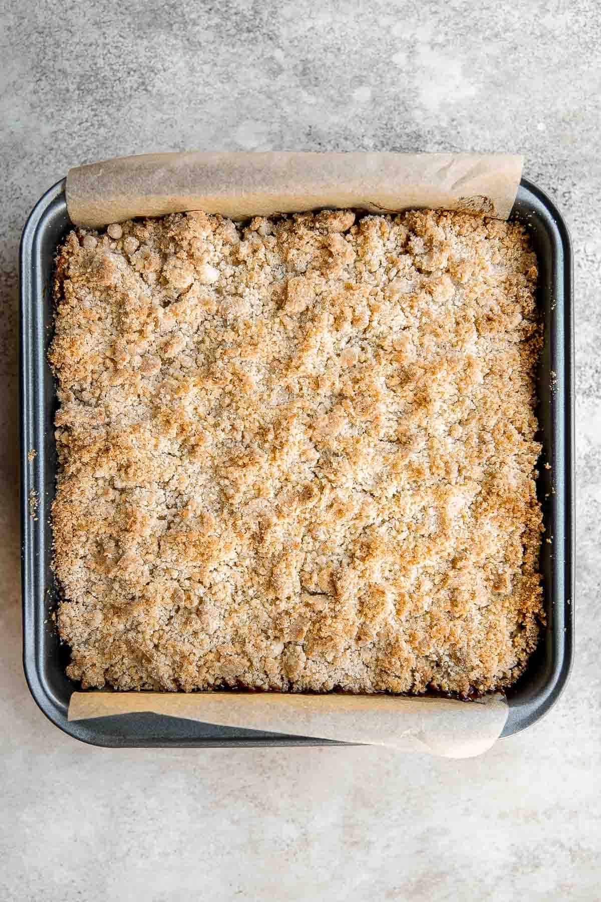 Homemade Apple Pie Bars are sweet, tart, and crumbly. With 3 delicious layers including a flaky pastry crust, cinnamon apple filling, and crumbly topping. | aheadofthyme.com
