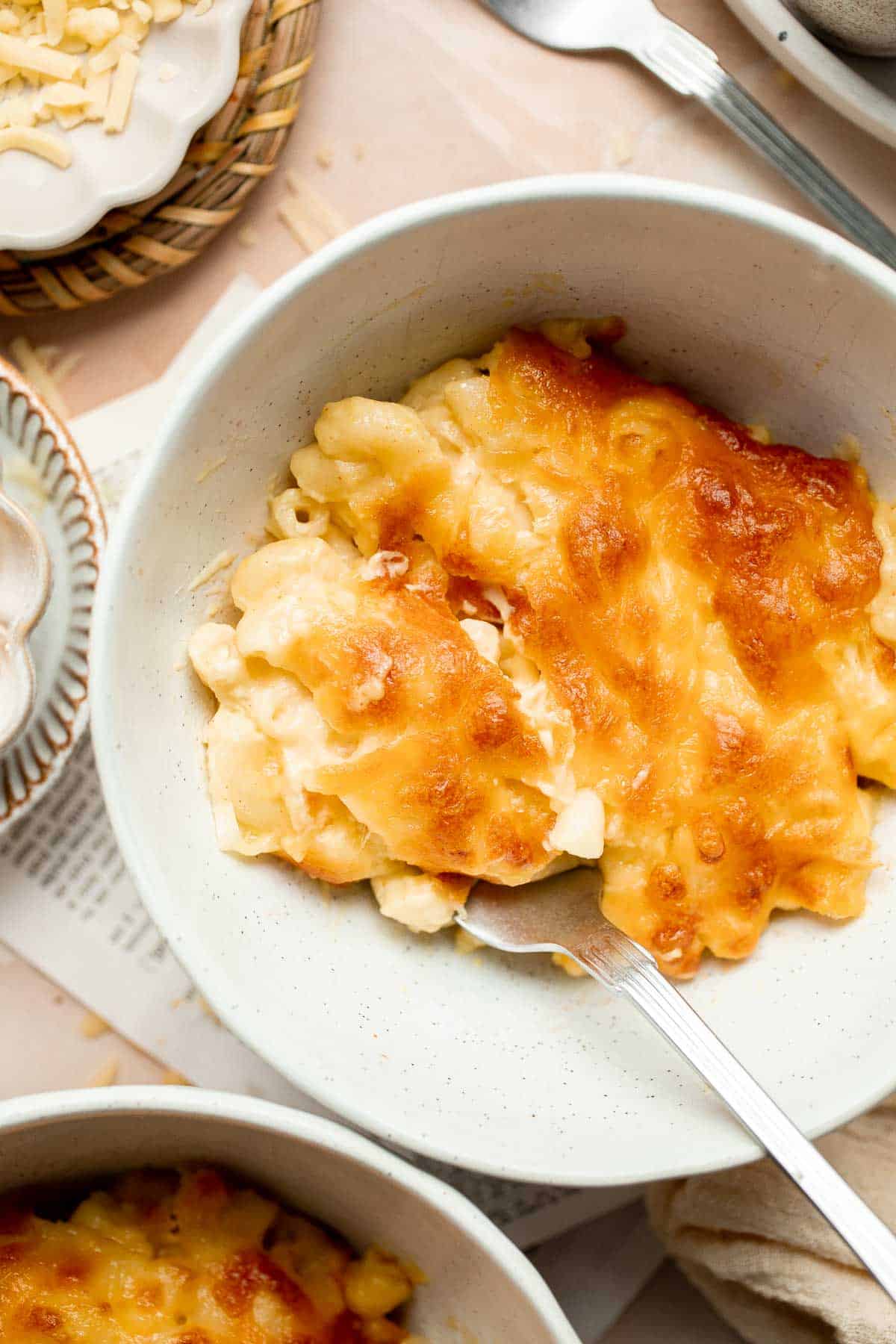 This Spicy Mac and Cheese recipe is a spicy version of a beloved classic that takes this cheesy pasta to the next level with added spices for a kick. | aheadofthyme.com