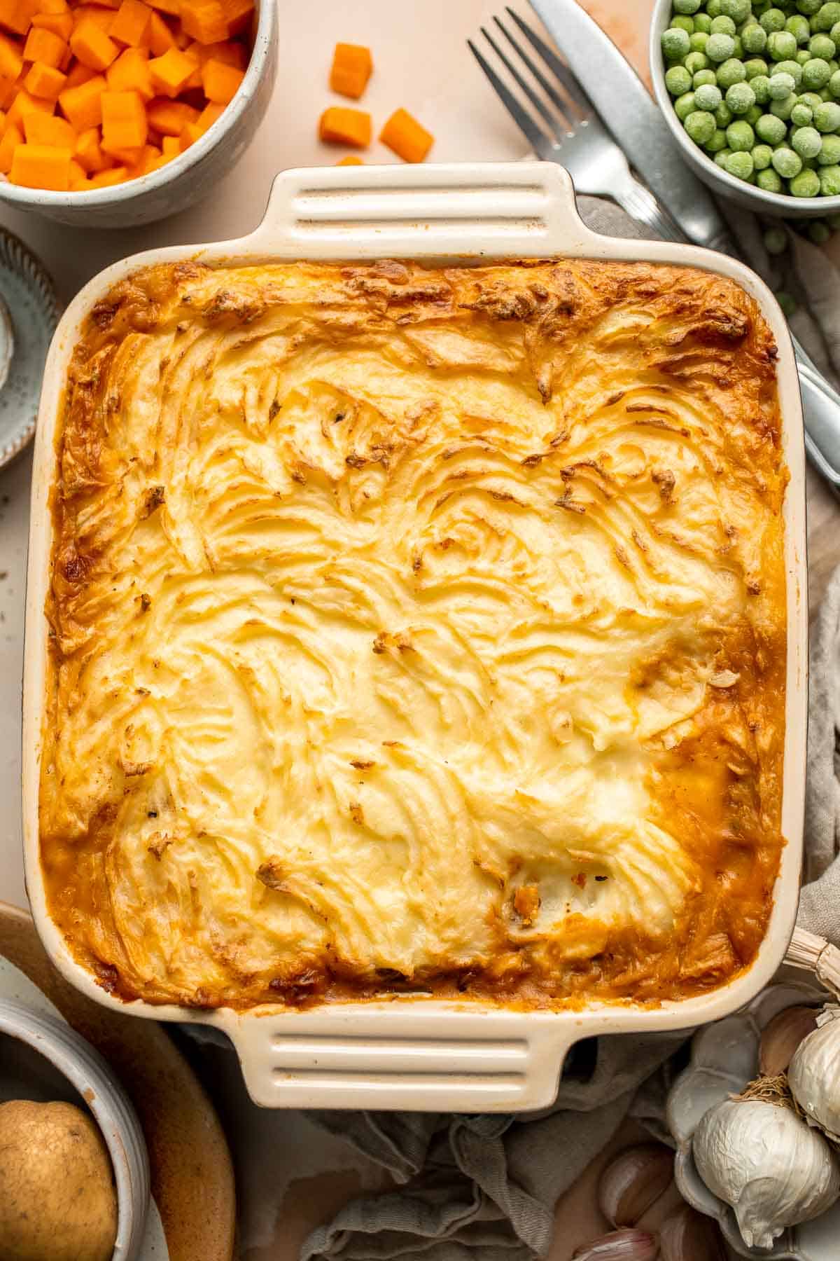 Ditch the ground lamb and enjoy this cozy Vegetarian Shepherd's Pie that uses a blend of perfectly seasoned mushrooms and lentils instead. | aheadofthyme.com