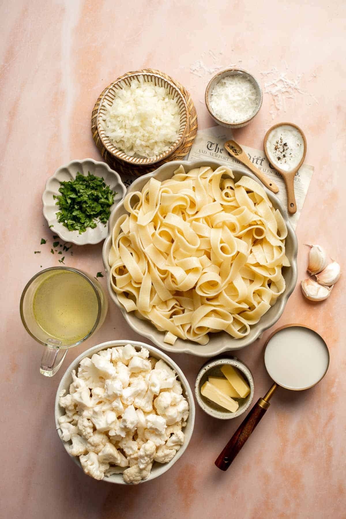 Creamy Cauliflower Alfredo is the perfect way to enjoy your favorite comfort food dinner while sneaking in extra veggies. It tastes like the real thing! | aheadofthyme.com