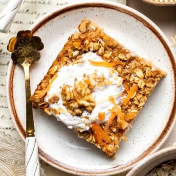 Start your day off right with the coziest Carrot Cake Baked Oatmeal, with all the flavors of the classic dessert — but for breakfast! | aheadofthyme.com