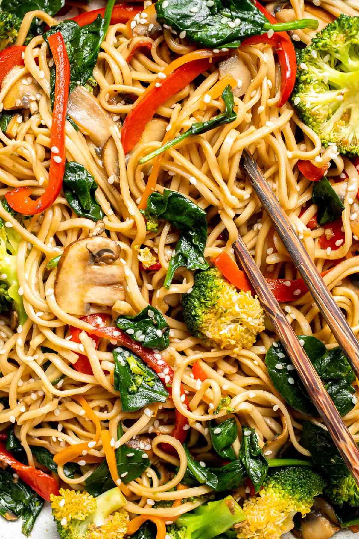 Say goodbye to takeout and make easy Lo Mein Noodles at home, packed with fresh veggies and healthy ingredients, in less than 15 minutes! | aheadofthyme.com