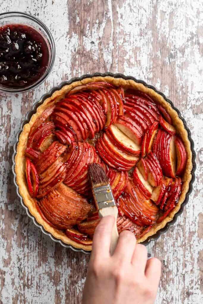 This Apple Tart is a cozy fall dessert made with tart apples nestled in a flaky crust and topped with cinnamon sugar. It's like an apple pie but way better! | aheadofthyme.com