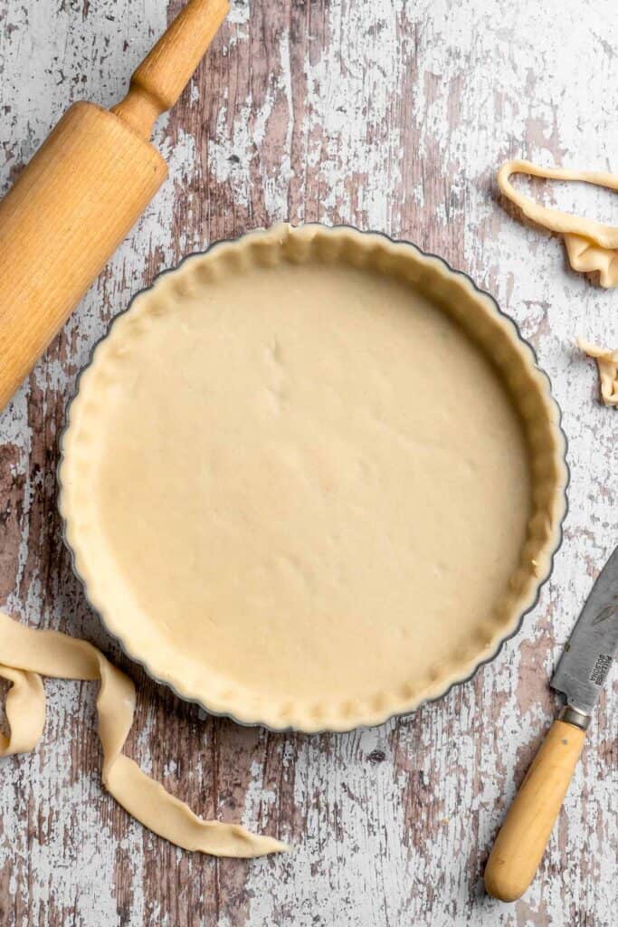 This Apple Tart is a cozy fall dessert made with tart apples nestled in a flaky crust and topped with cinnamon sugar. It's like an apple pie but way better! | aheadofthyme.com
