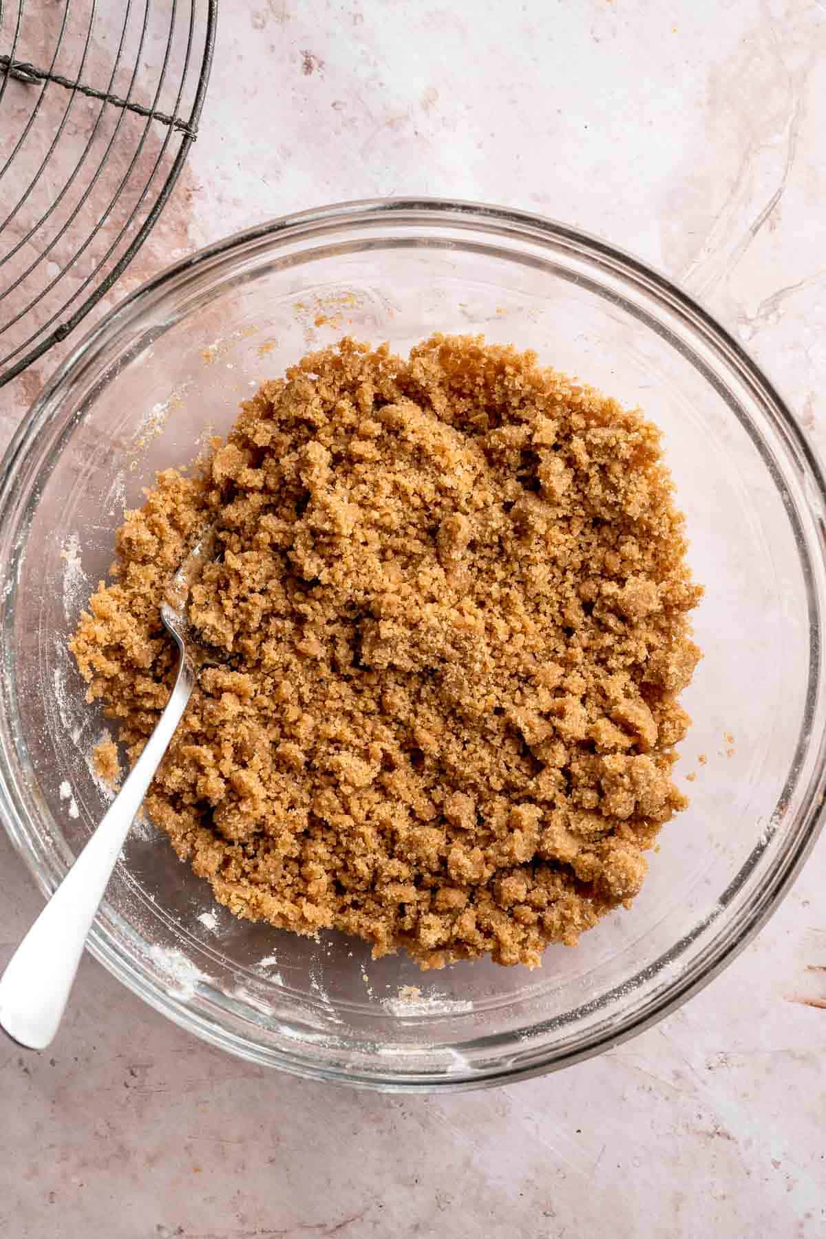 Coffee Cake Cookies combine a soft, cinnamon cookie base with a crumbly streusel topping and a drizzle of sweet glaze. A classic dessert in cookie form! | aheadofthyme.com