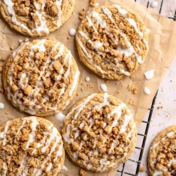 Coffee Cake Cookies combine a soft, cinnamon cookie base with a crumbly streusel topping and a drizzle of sweet glaze. A classic dessert in cookie form! | aheadofthyme.com