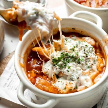 This hearty Vegetarian Lasagna Soup has all the flavor of traditional lasagna but in soup form — and without any meat. Ready in only 30 minutes! | aheadofthyme.com
