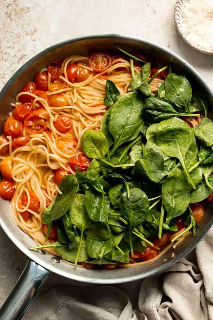 One Pot Pasta with Cherry Tomatoes (Meghan Markle Pasta) is a simple, creamy, and flavorful dish made in one pan for maximum flavor and minimal cleanup. | aheadofthyme.com